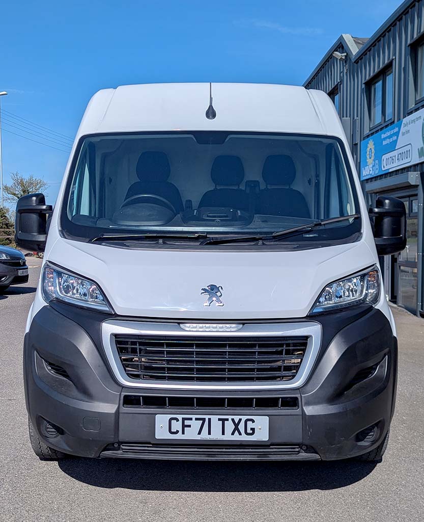 PEUGEOT BOXER 2.2 BlueHDi H2 Professional Van 140ps - Image 32