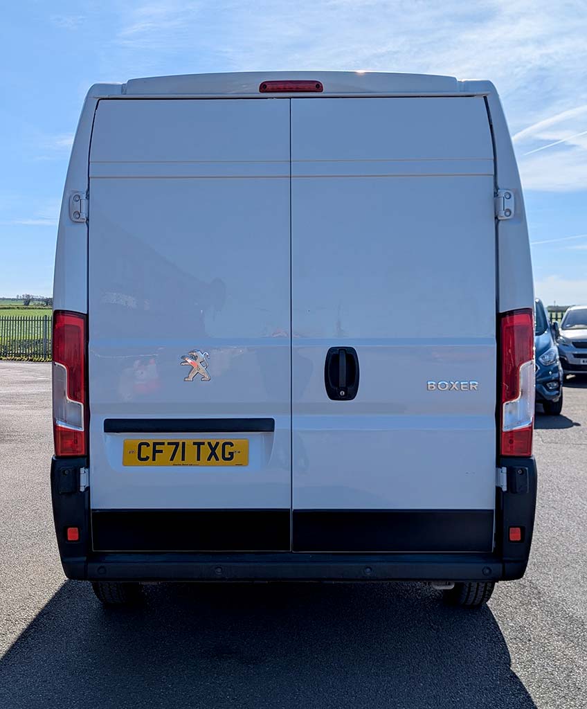 PEUGEOT BOXER 2.2 BlueHDi H2 Professional Van 140ps - Image 25