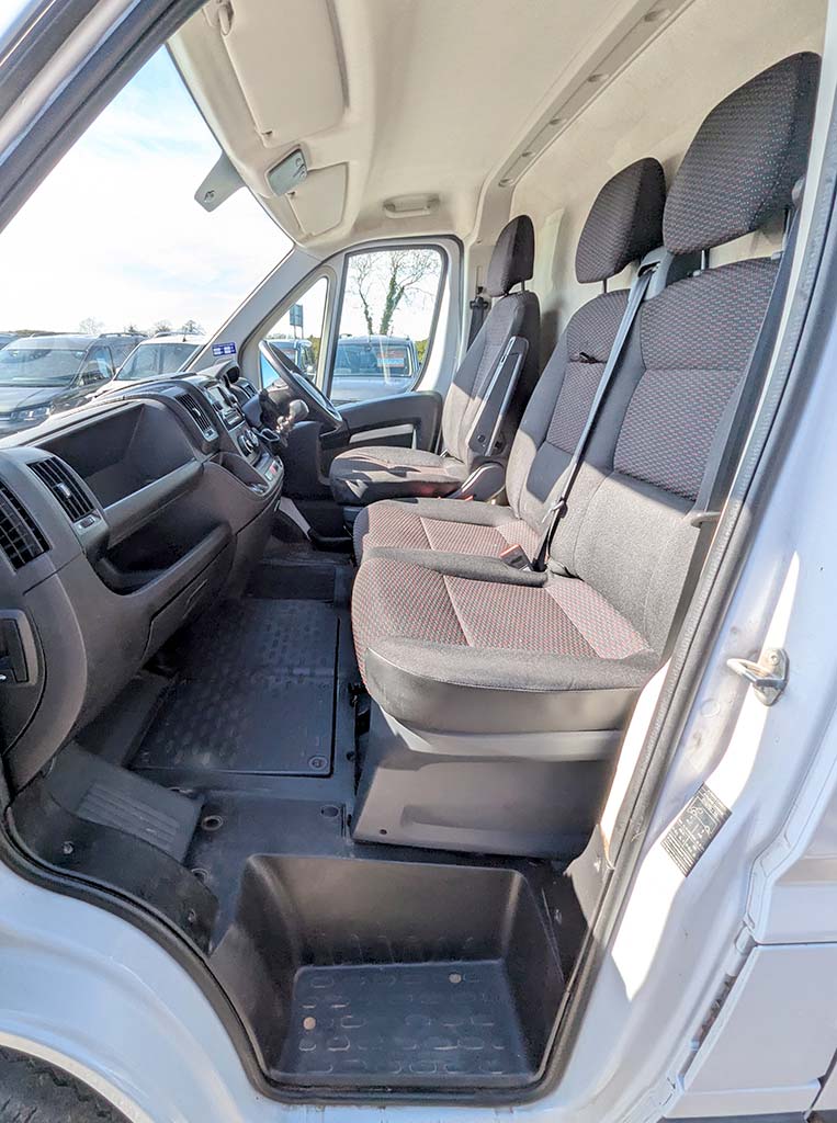 PEUGEOT BOXER 2.2 BlueHDi H2 Professional Van 140ps - Image 9