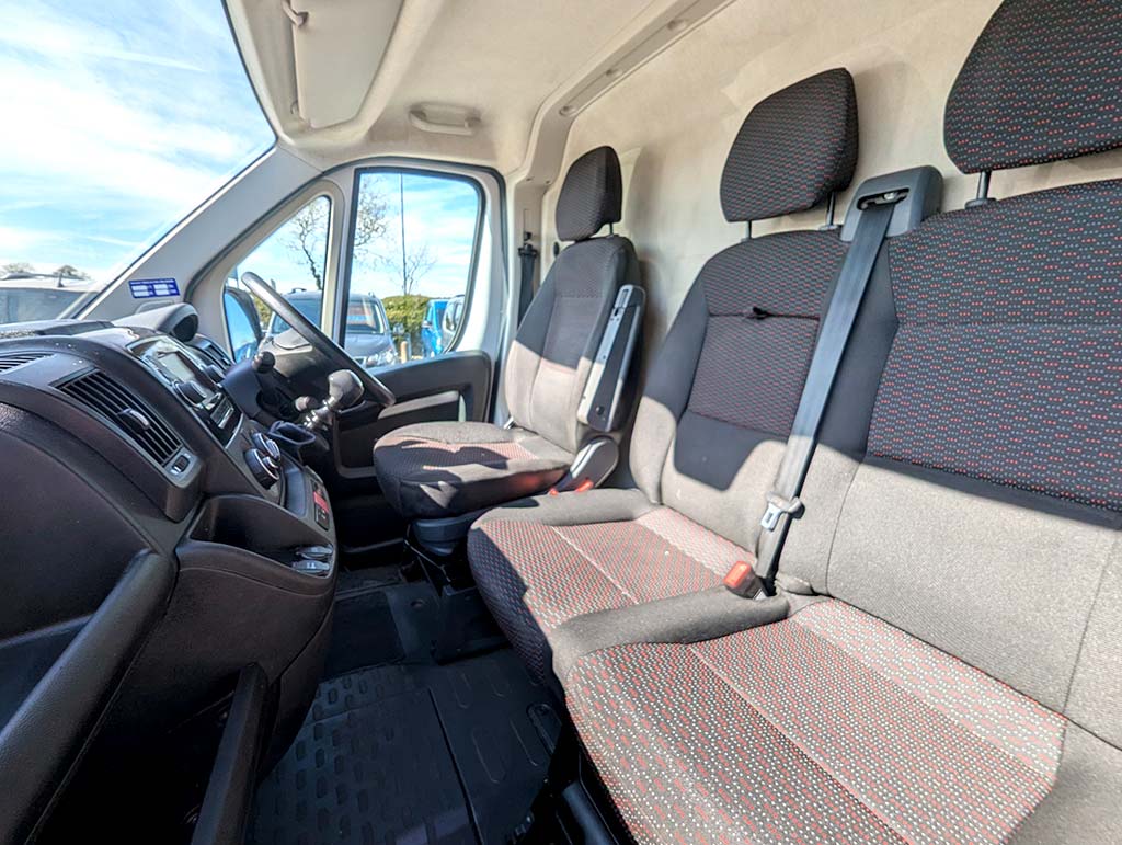 PEUGEOT BOXER 2.2 BlueHDi H2 Professional Van 140ps - Image 8