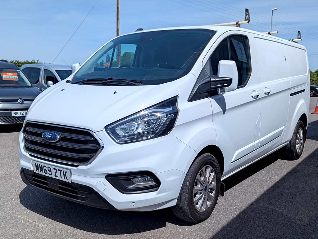 Ford Transit Custom 2.0 EcoBlue 130ps Low Roof Limited Van - Image 13